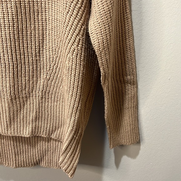 Bundle Knit Sweaters 🧶 - Picture 11 of 14